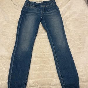 Totally shaping pull on skinny jeans